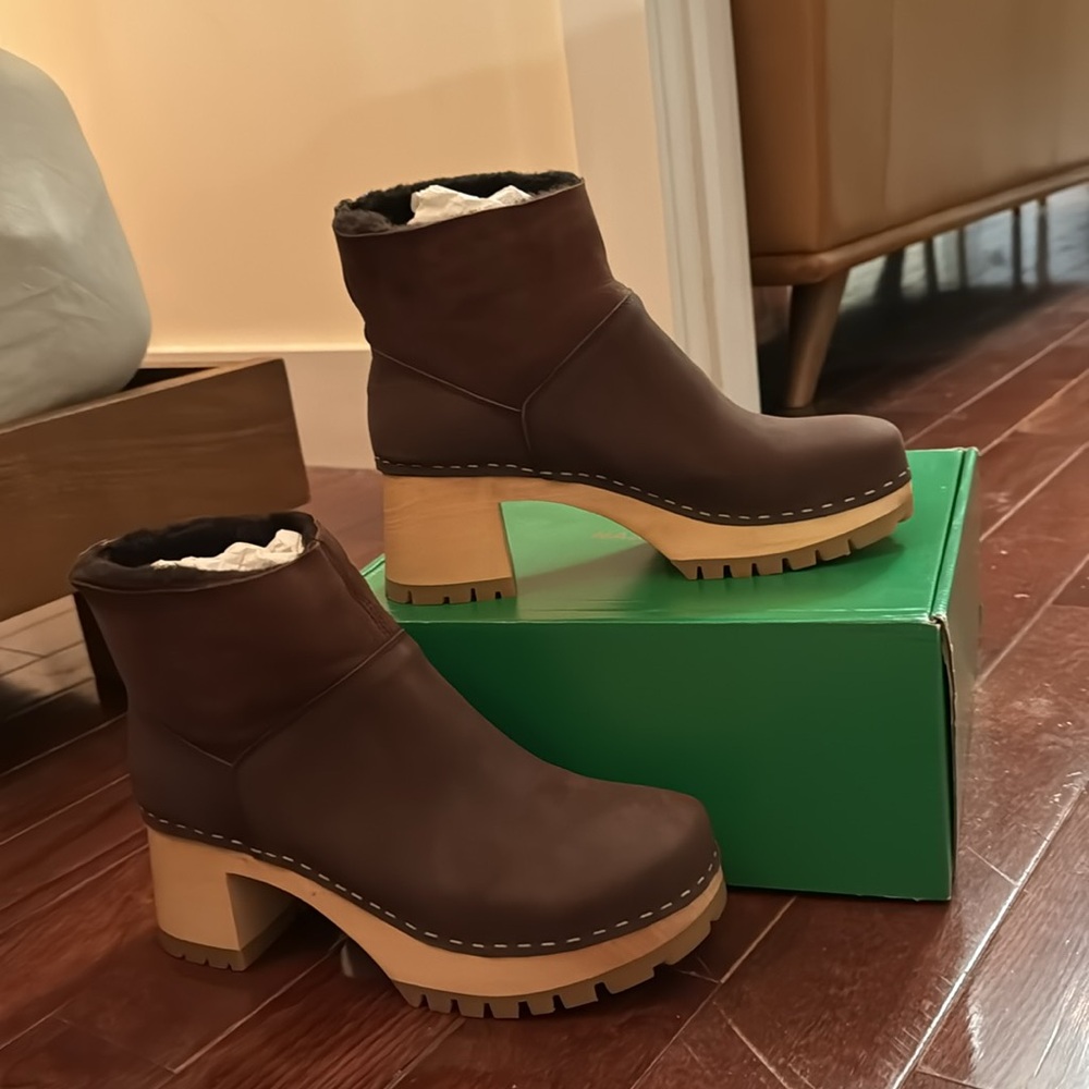 Swedish Hasbeens: Slip On Bootie (Brown Shearling, Chocolate Nubuck - Size 40)